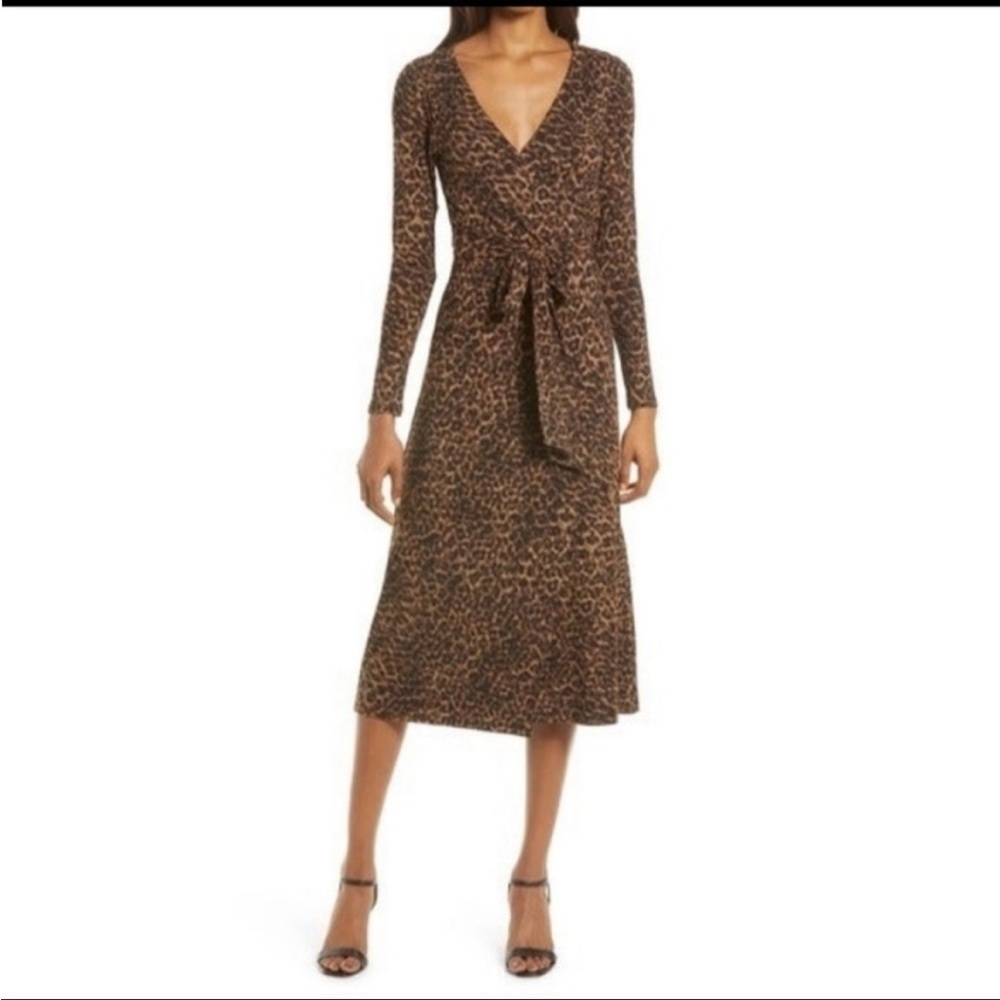 Good American Daynight Leopard Print
Long Sleeve Midi Wrap Dress